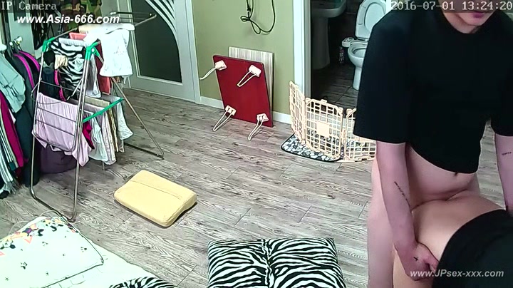 Hackers use the camera to remote monitoring of a lover's home life.***