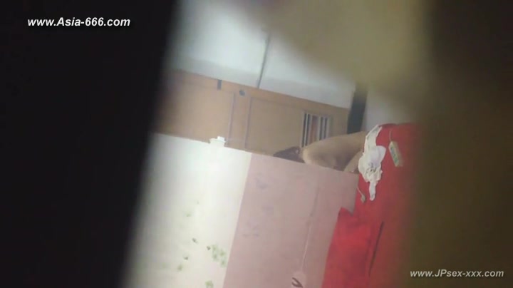 peeping chinese girls bathing.2