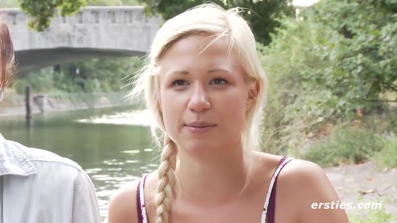 Lesbian Fingering - Born In Berlin, She Fucks Her Friend From Hh