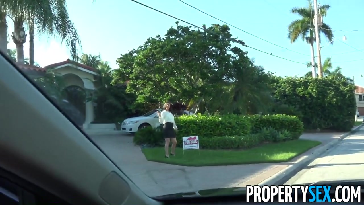 Horny real estate agent busted watching porn