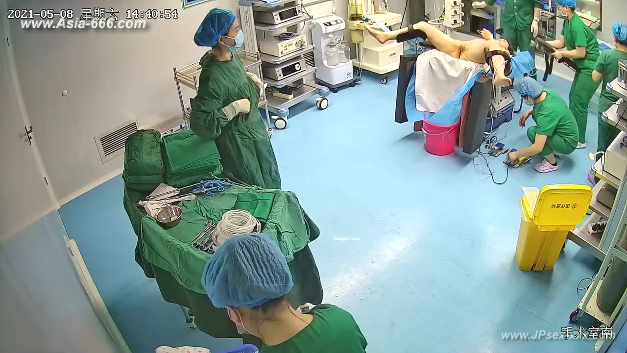 Peeping Hospital patient.7