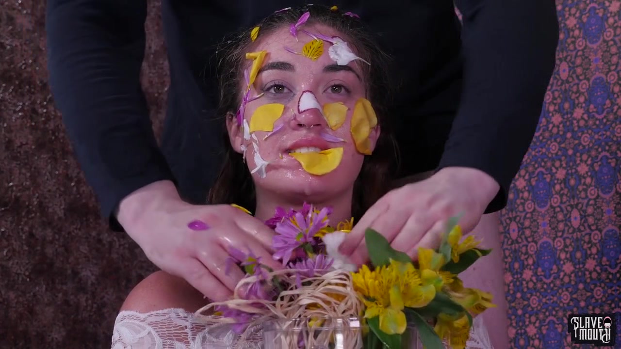 Kat Monroe teen 18+ sub is facialised