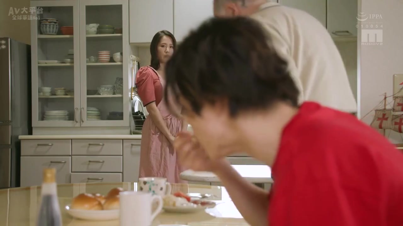 903 sub While Pretending To Stop Time With Her H - Step father In-law, Mia A And Miho Tsuno