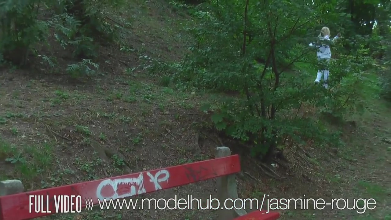 Gorgeous teen 18+ Slut Sucking Strangers Cock For A Bubble Gum In Public Park