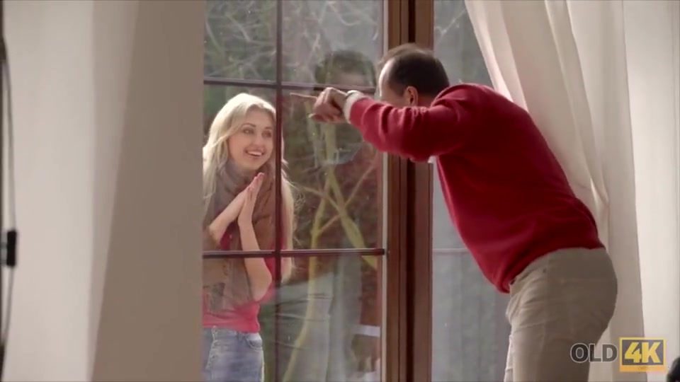 Stranger In A Big House Knows How To Warm You Up With Step dad And Step daughter
