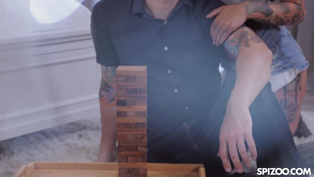 Janey Does Games XXX 4k. - Spizoo