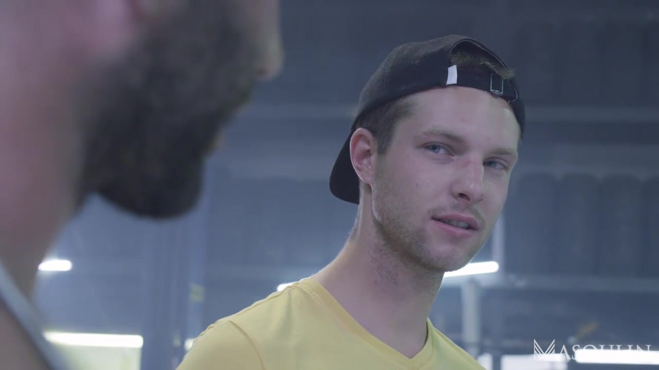 Broke Down Deal - Gay Bareback Video - Masqulin