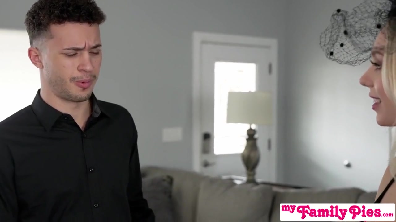 Stepsis Says Do You Like How Wet My Pussy Is?! S24:e3