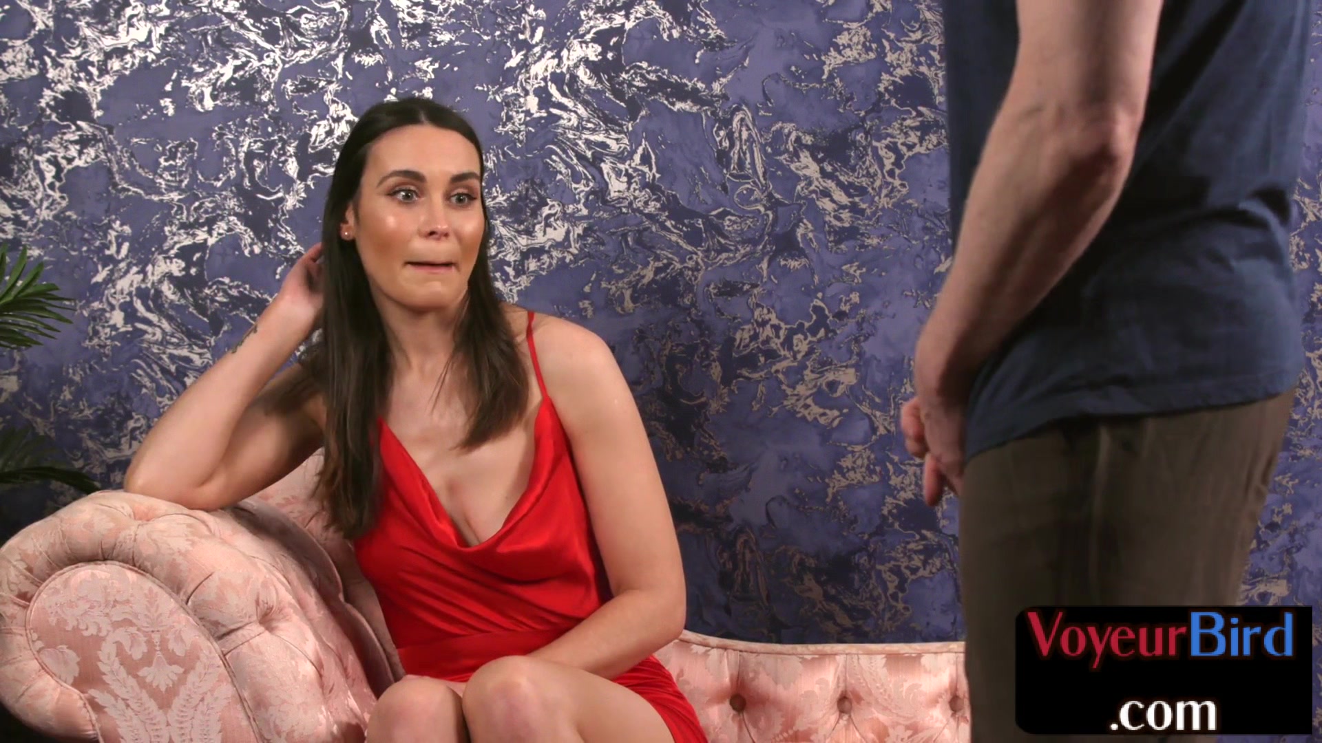 Highclass raven voyeur begging for private show