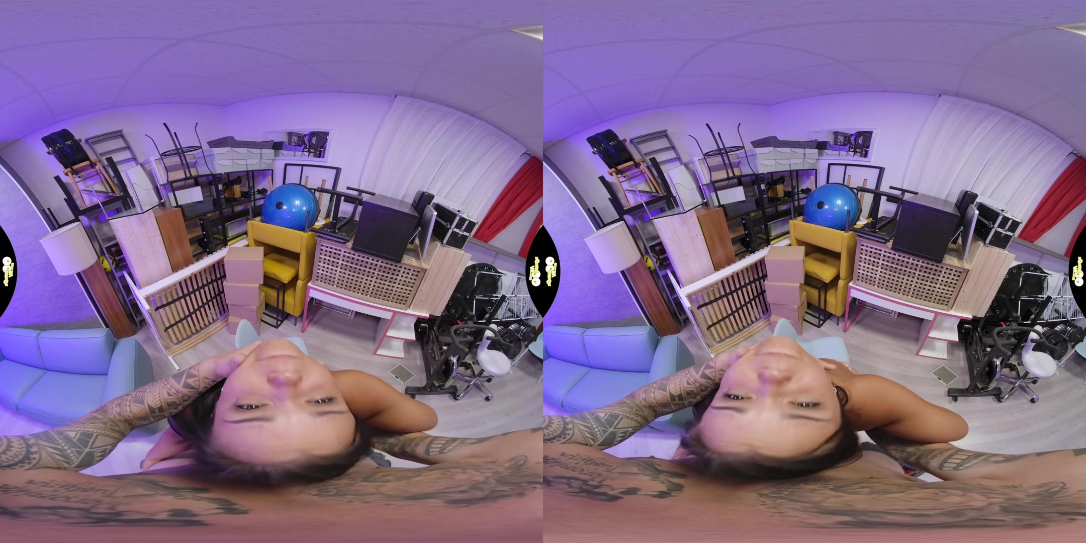 Sex in Storage - SqueezeVR