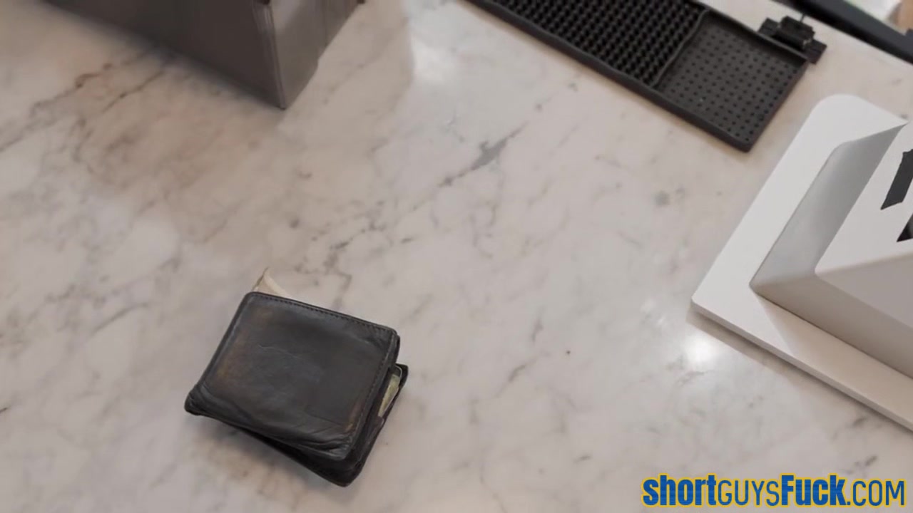 Tiny guy IR pussyfuck perv 21yo sluts in 3some at the cafe