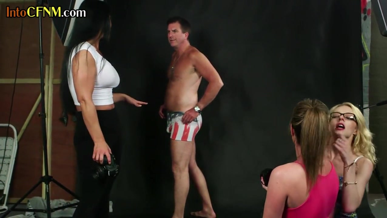 CFNM femdom MILFS in group cocksucking on photo shooting