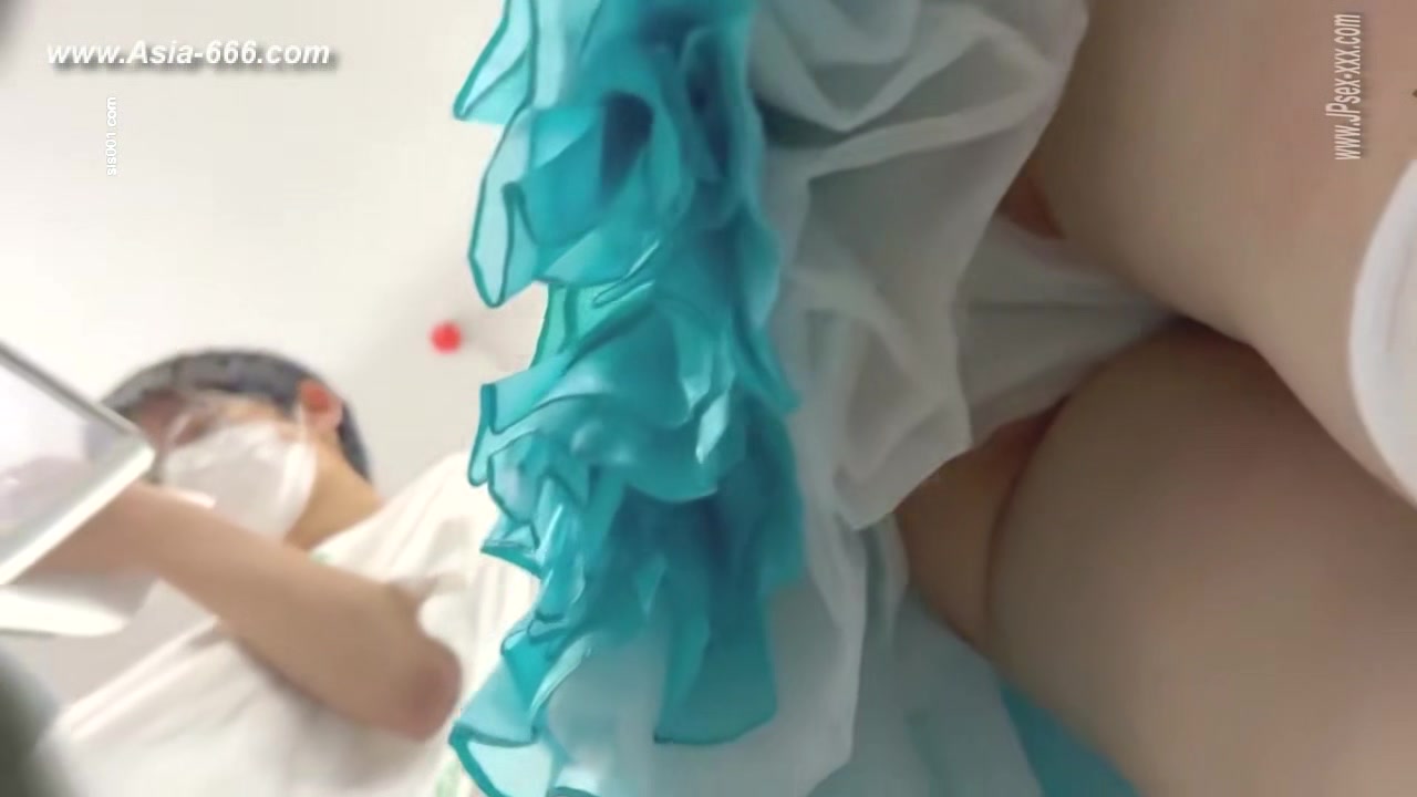peeping chinese amateur upskirt.177