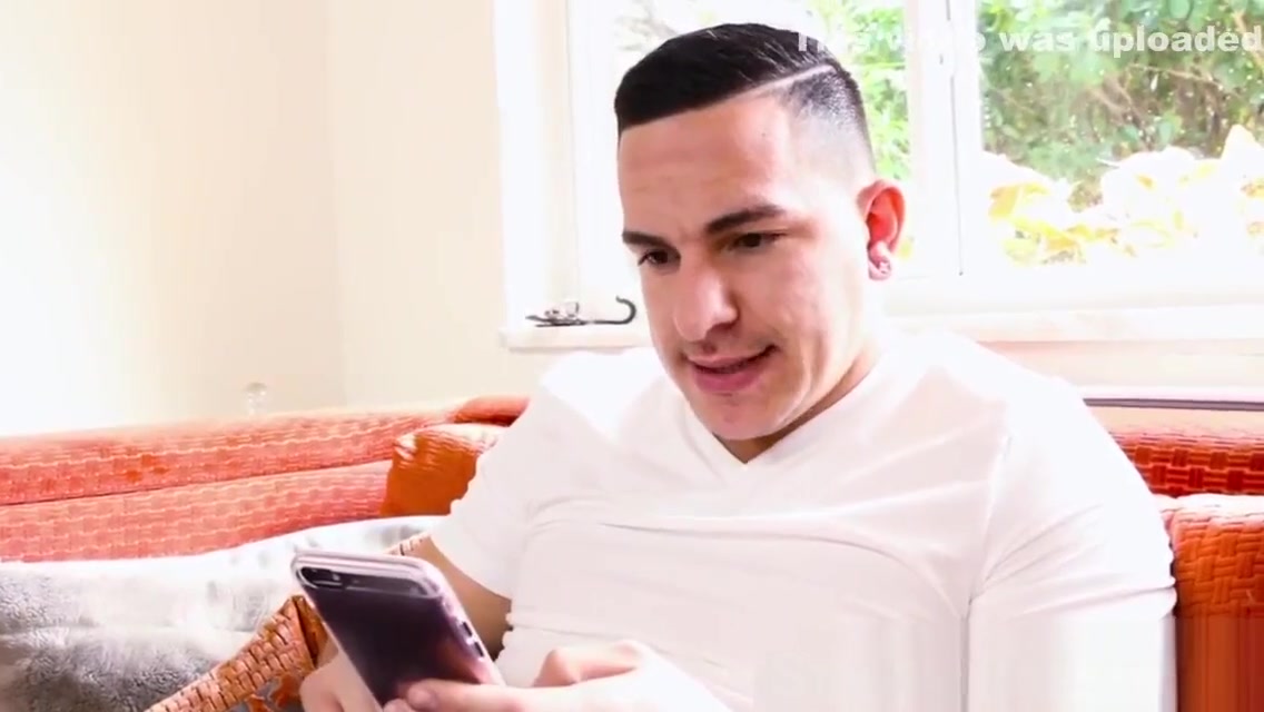 Stepsis gets oral sex