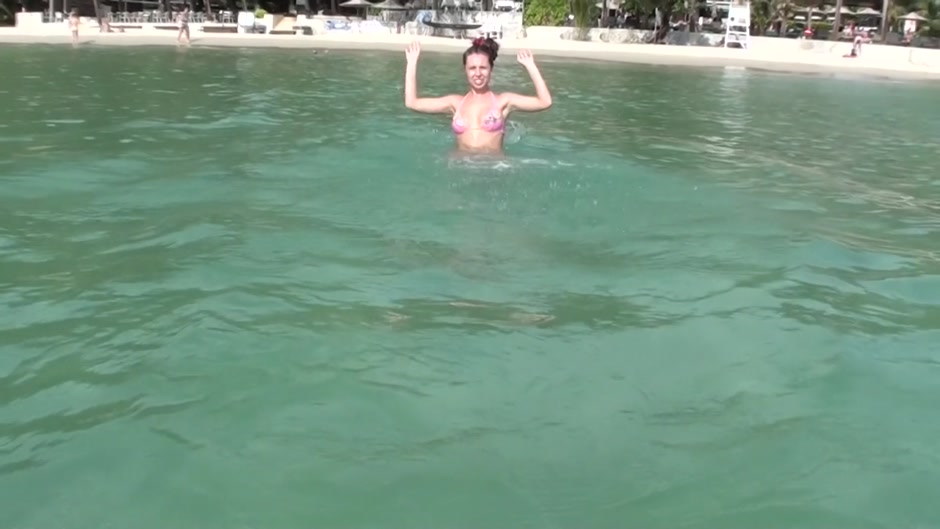 Anne in oral sex at the beach scene with a hot lassie