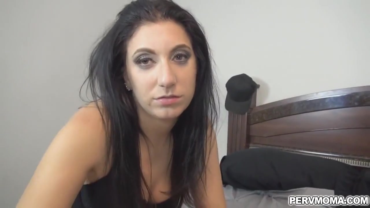 Stepmom Got Large Dick To Fucked And Facial