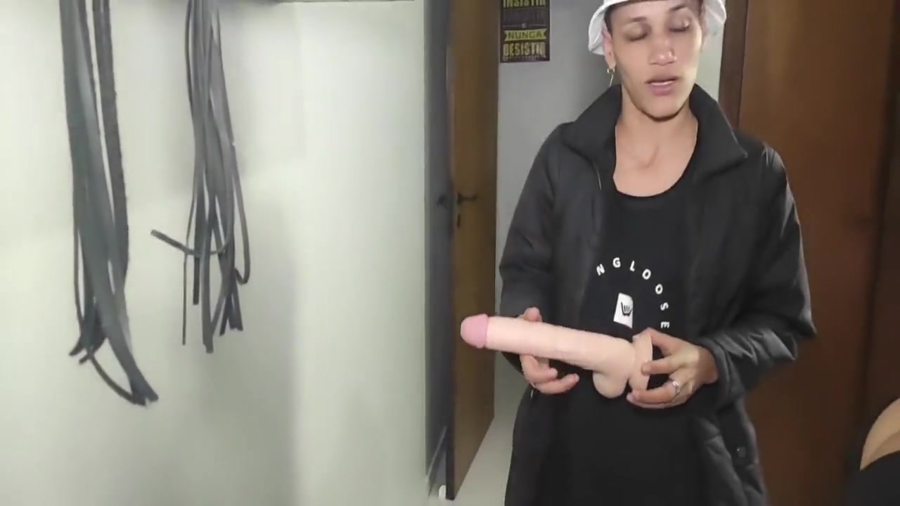Ruiva Sai Com Uma Sapatao Pela Primeira Vez 5 Min