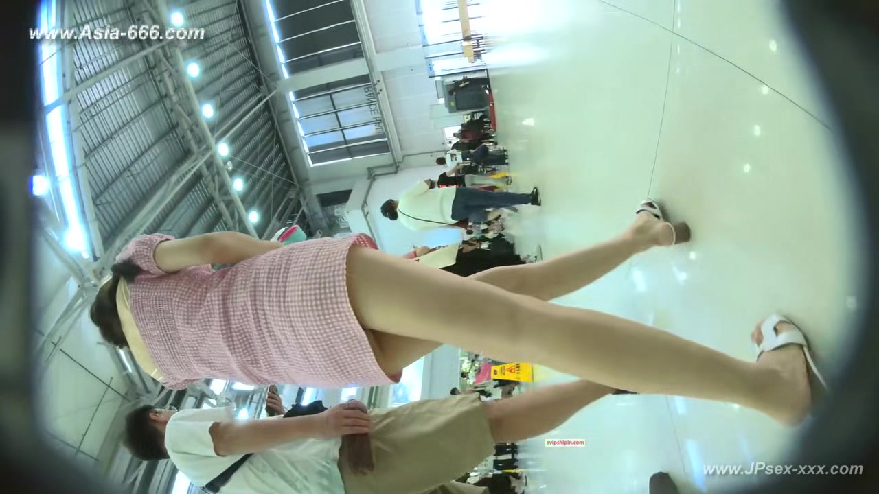 peeping chinese amateur upskirt.106