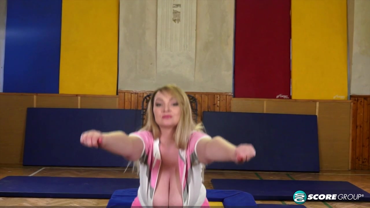 Micky Bells Visits The Gym - ScoreLand