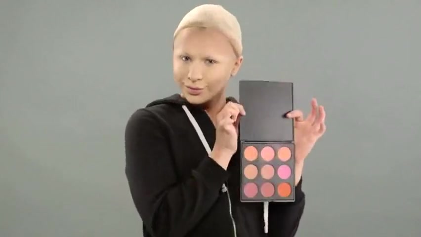 Drag Queen Farrah Moans makeup routine