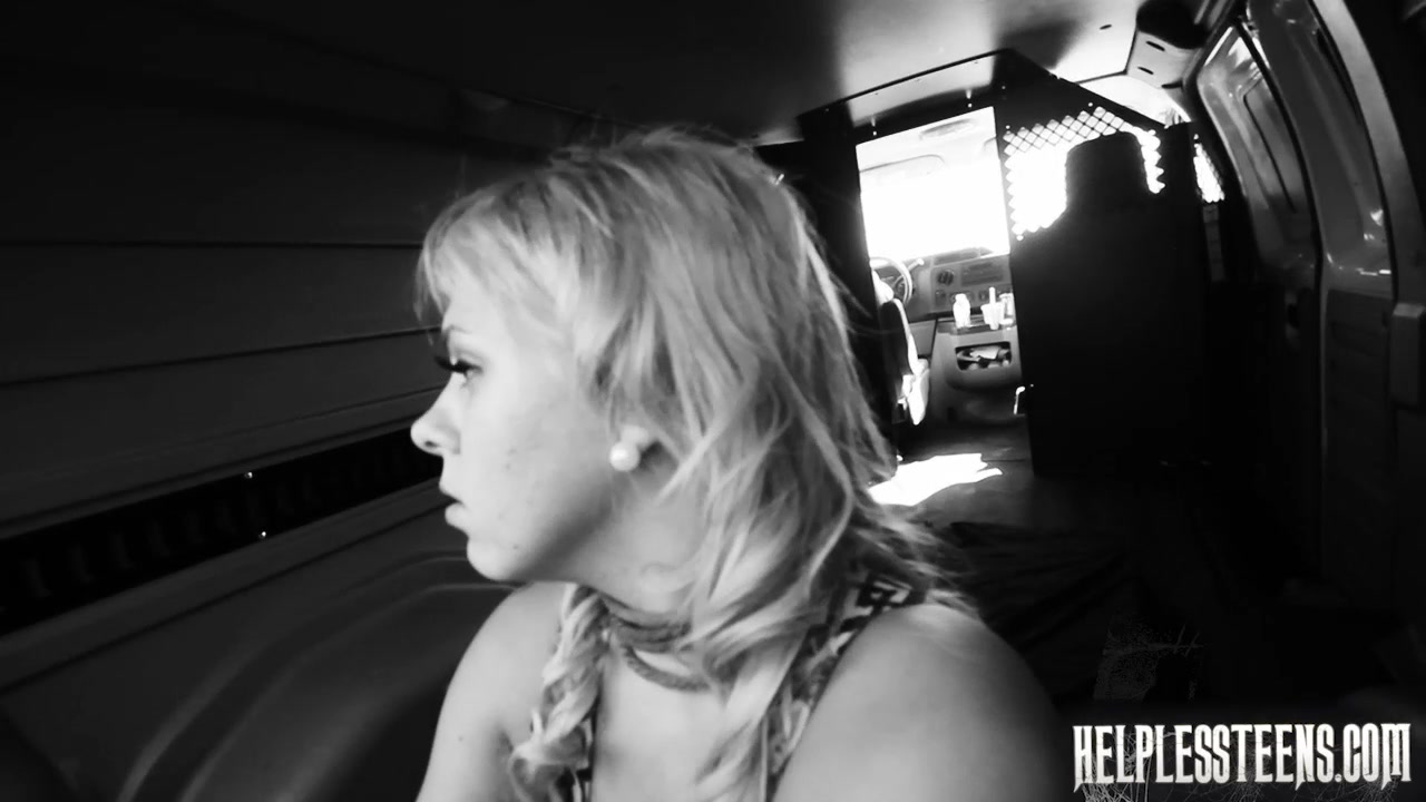 Mia Pearl Must Give her Pink Taco for Outdoor Rope Bondage, Deepthroat BJ, Rough Sex