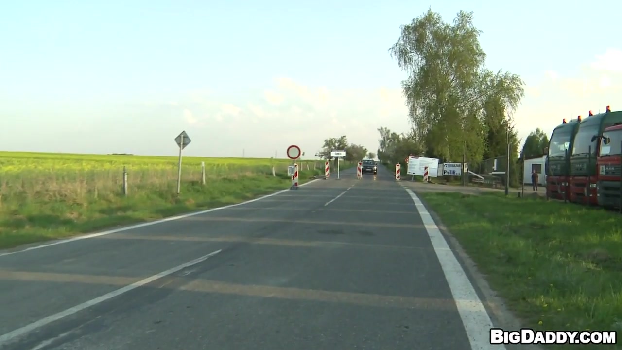 Road head and bareback sex - OutInPublic