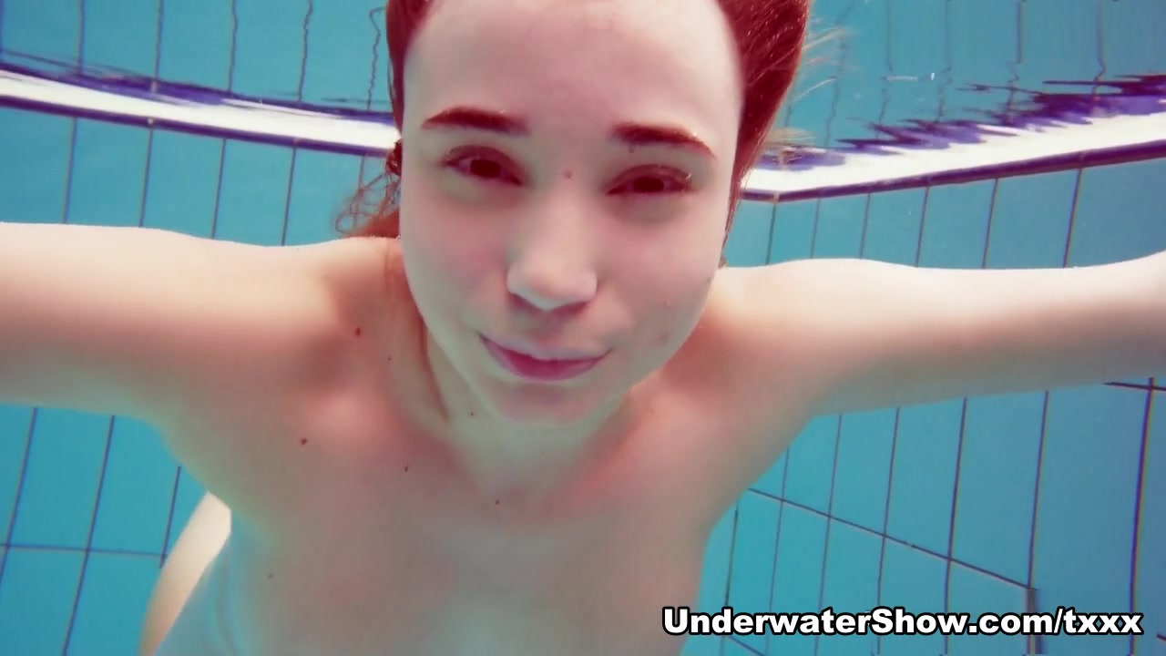 UnderwaterShow Video: Mohnatka