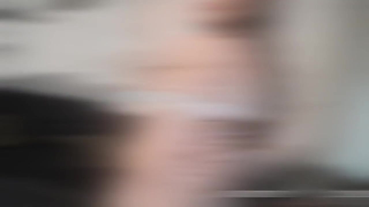 بيضاء مثل الثلج مع ديود كبيرة