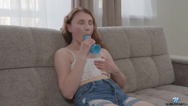 Kisa Zhuravlik in Teenie Dream - Nubiles