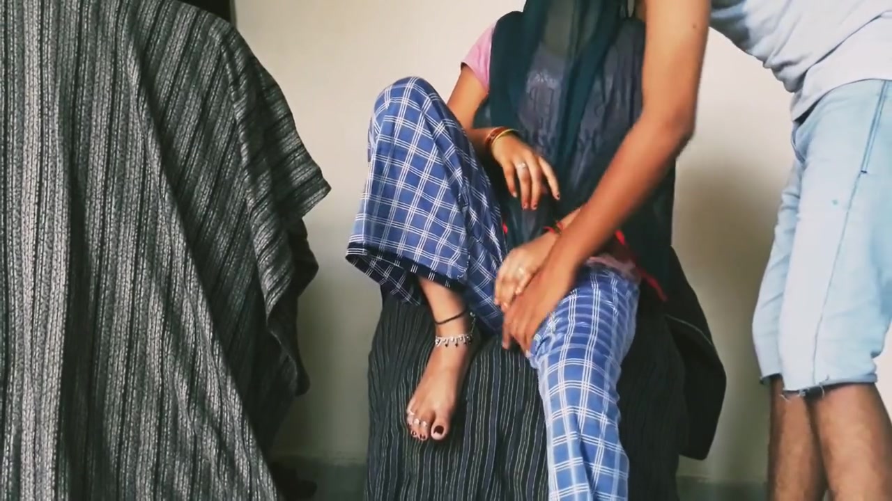 Muslim Bhabhi Ko Kitchen Me Khade Khade Choda - Cum Swallowing Bhabhi