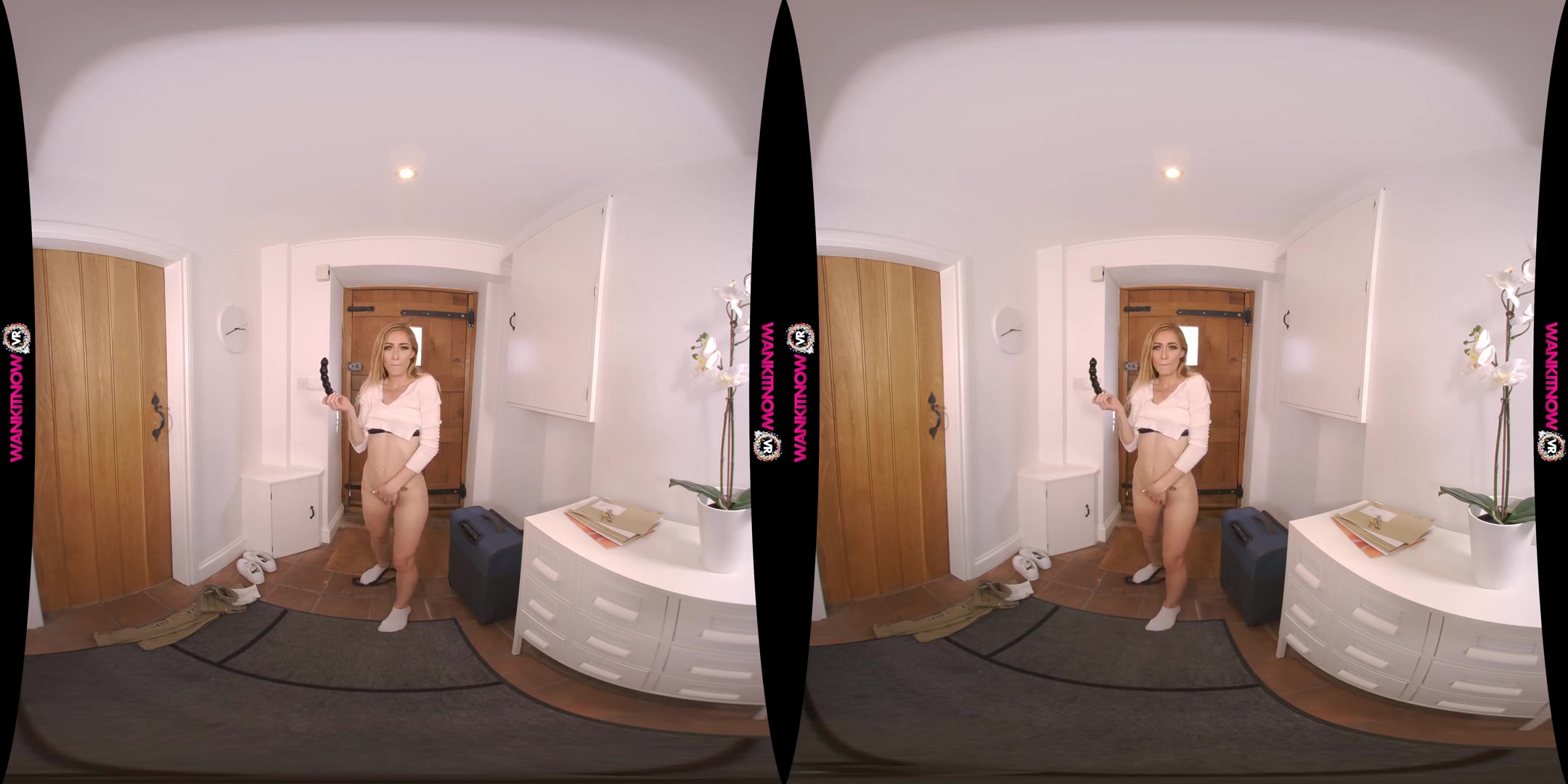 Crazy Wank - Wild teen 18+ Striptease - SexLikeReal