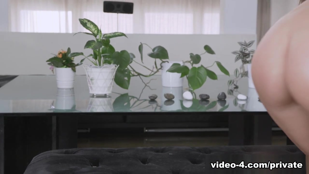 Anita Bellini Has An Interracial Facial - Private