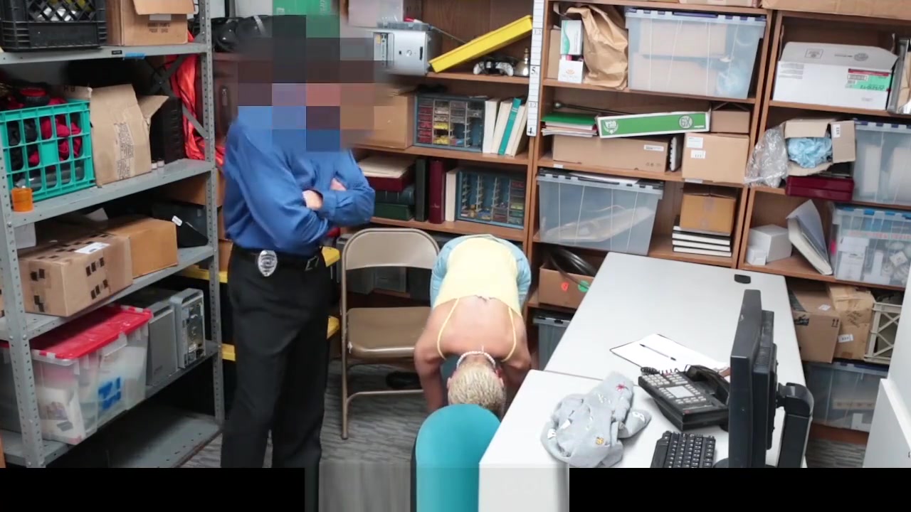 Shoplyfter - Ebony teen 18+ Caught Stealing