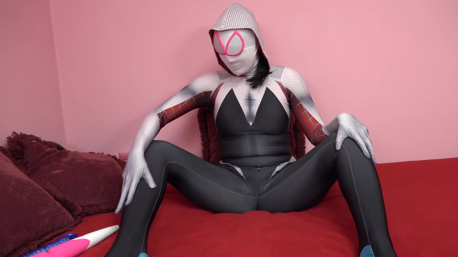 Spider Chick Lucy Squirts On Her Toys