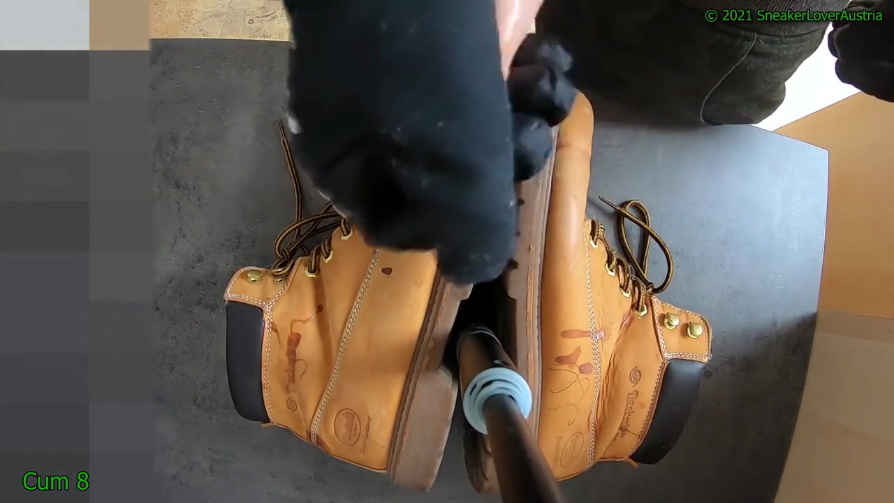 14 Cumshots On Docker Boots