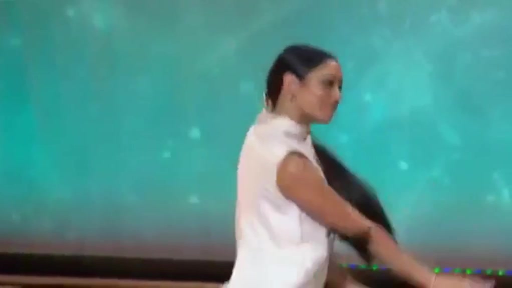 Vanessa Hudgens - ''So you Think you can Dance'' s14e01