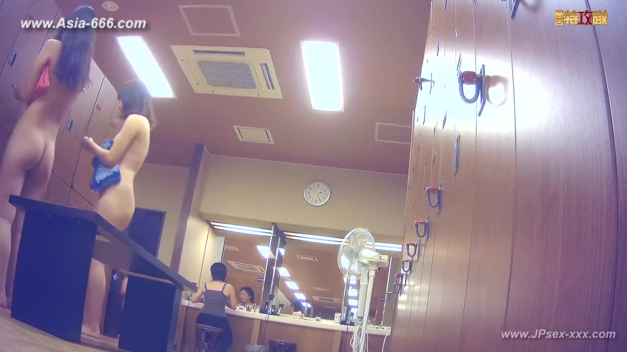 japanese public bathroom changeroom.93
