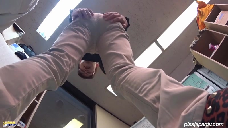 Pissin' In Her Pants - PissJapanTV