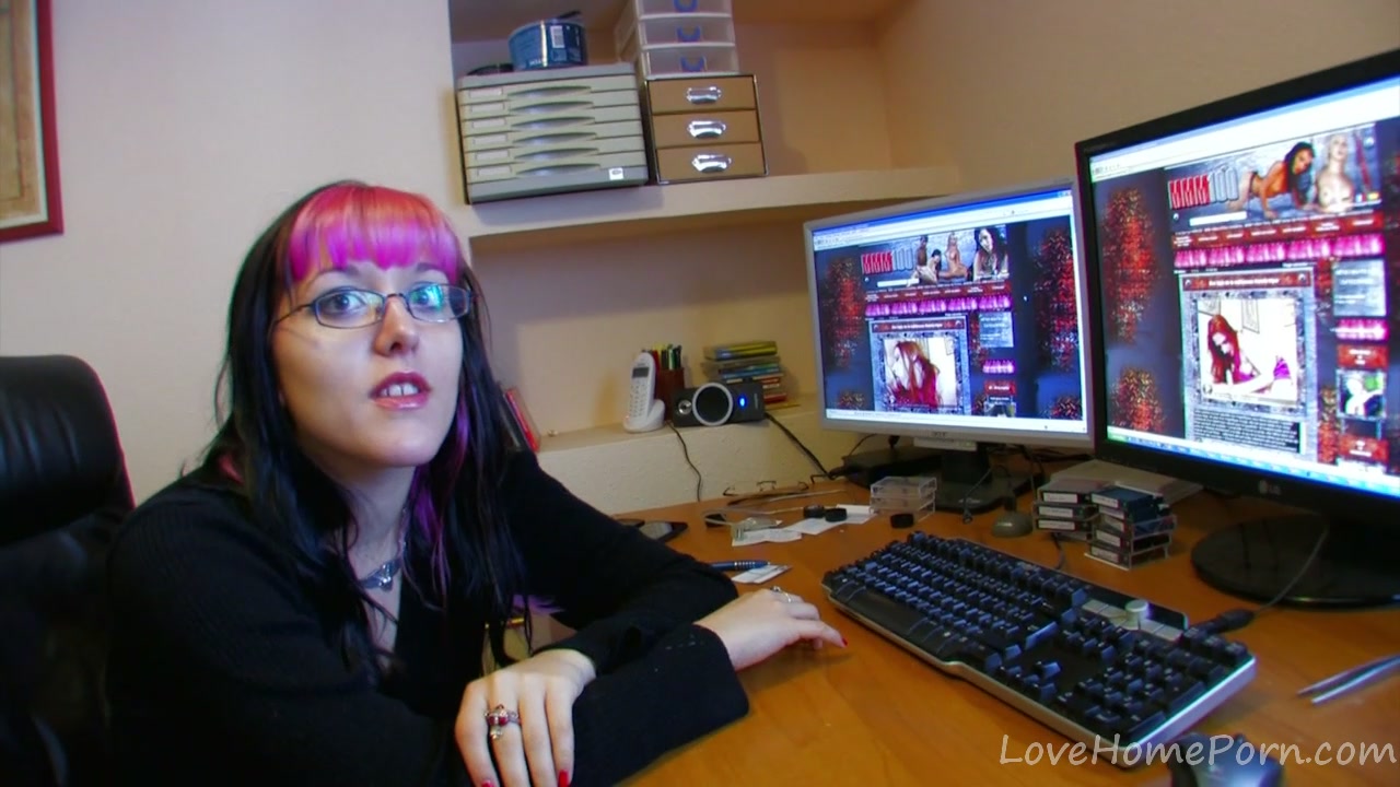 Nerdy Goth Chick Takes It In The Ass