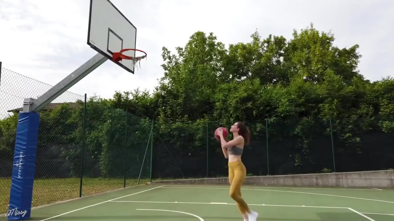 Guinevere Huney - Love Balls
