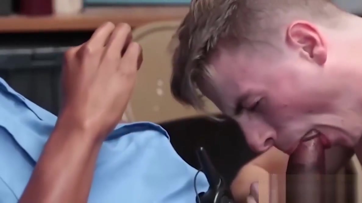 Black officer gets himself some raw twink ass to punish