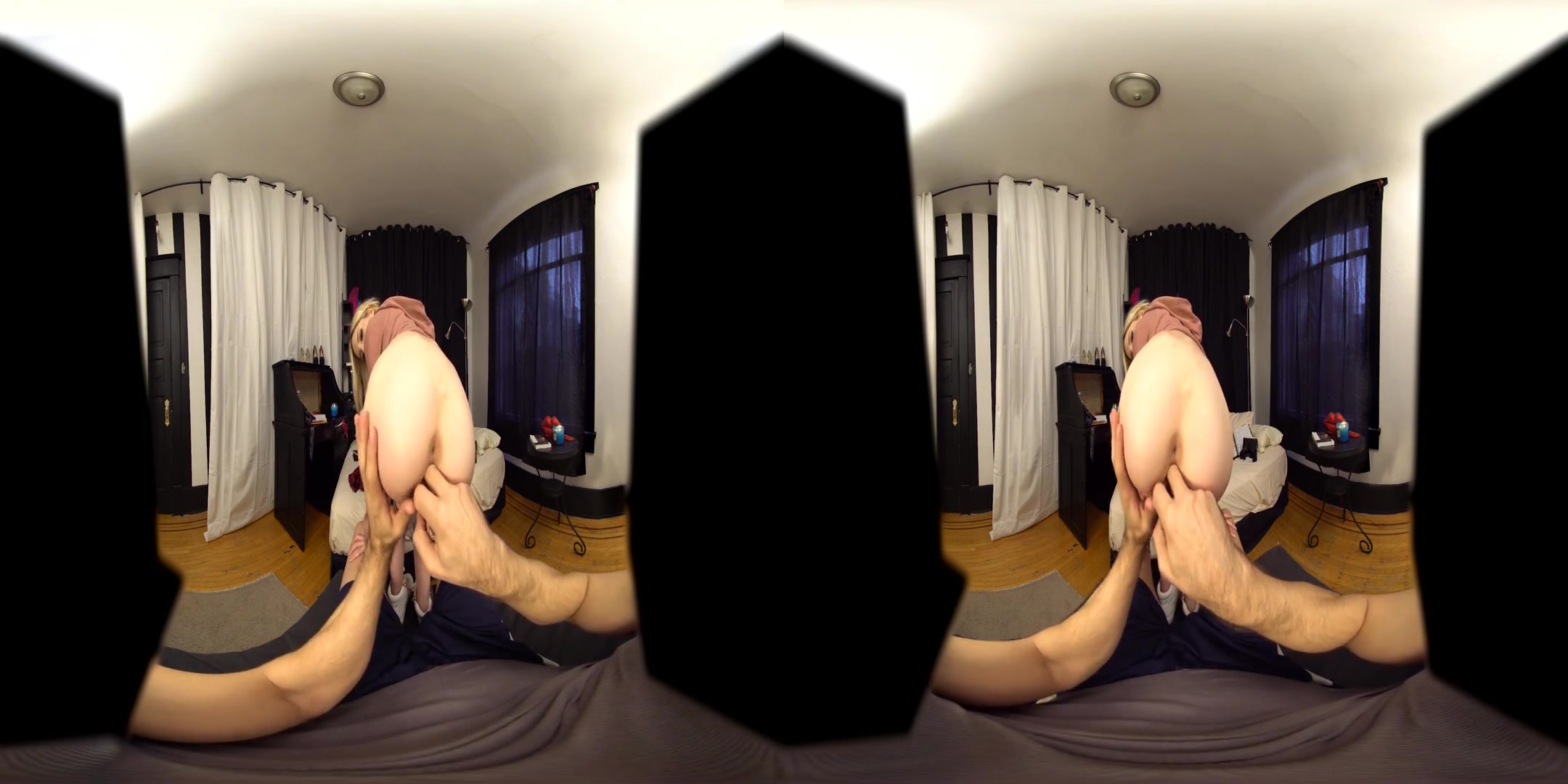 Piper Perri in Dorm Room Debauchery - HoloGirlsVR
