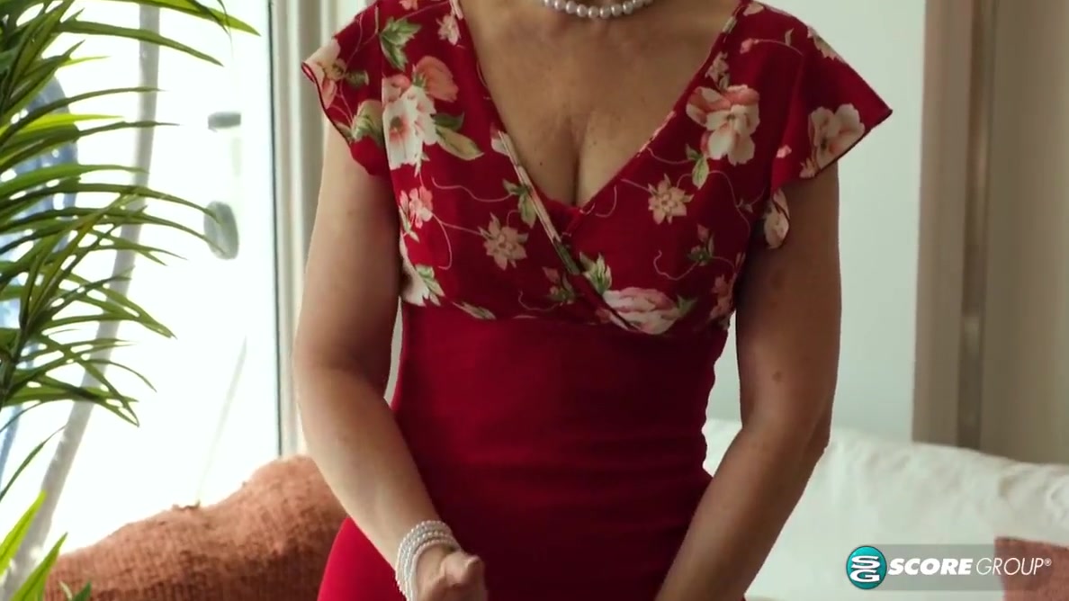 Bobbi Shay In 58-year-old Gets Off And Tells You How To Jack