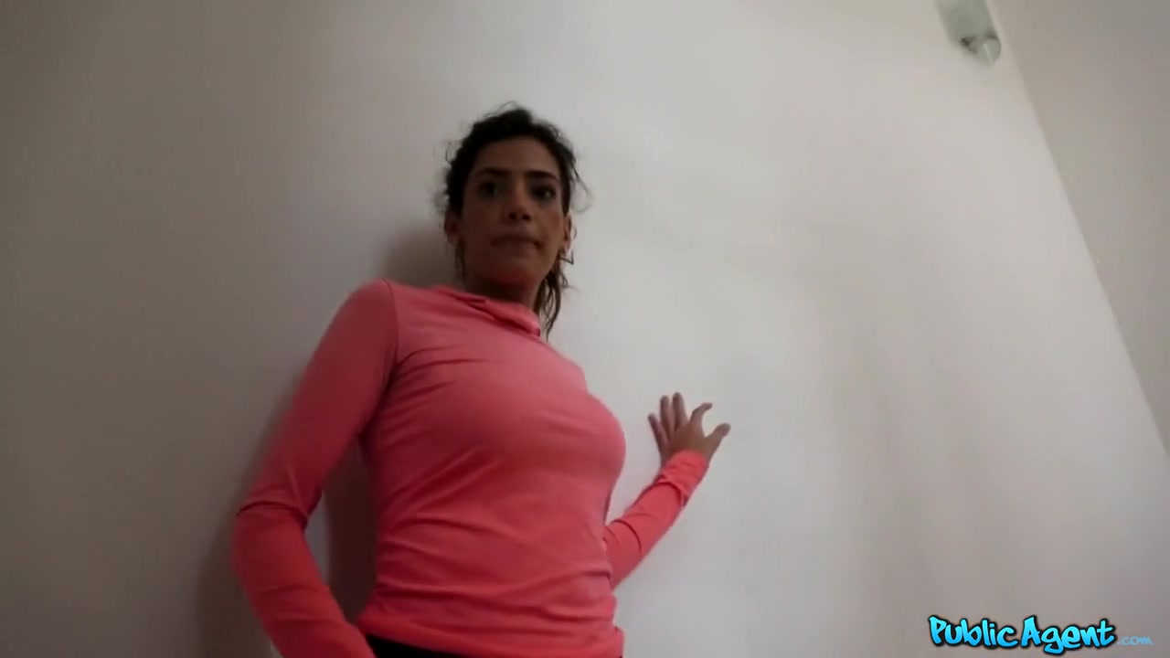 Martin Gun Penelope Cum in Hot Spanish jogger fucks on stairs - PublicAgent