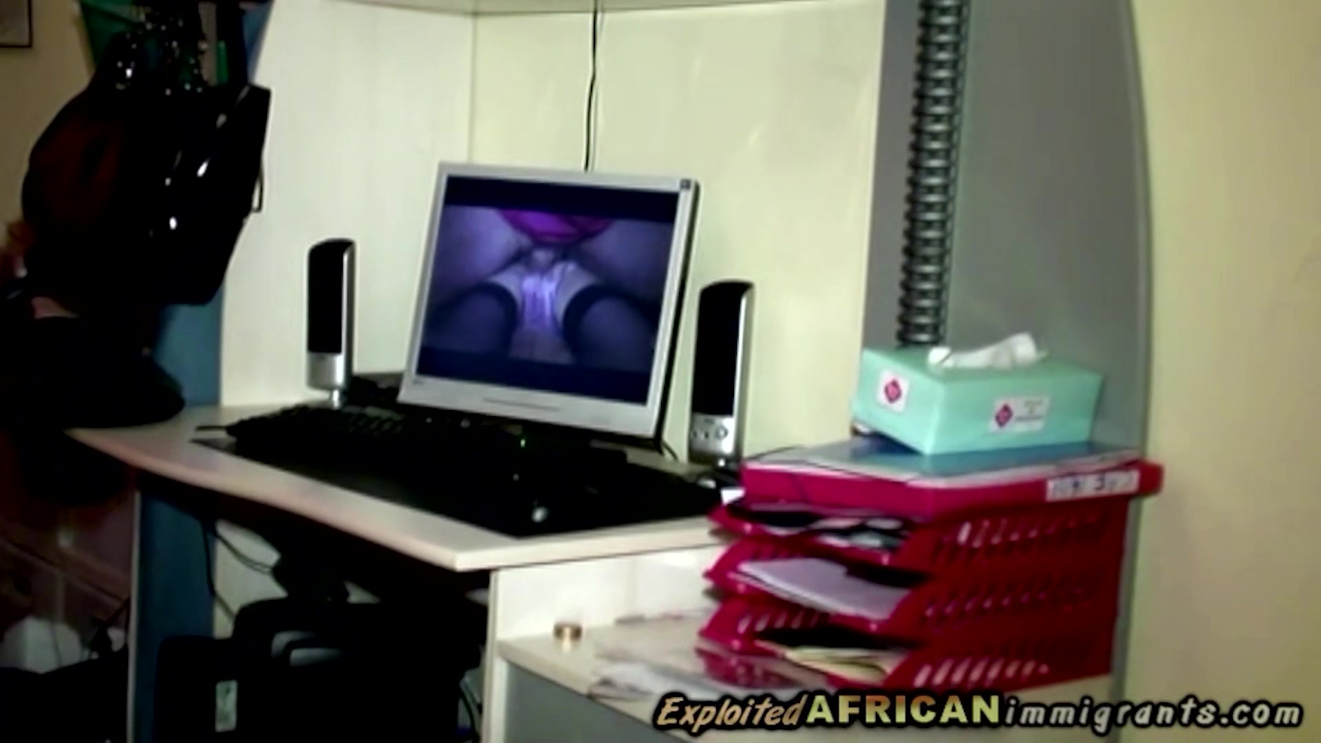 Ebony Amateur African Cutie Wakes To Masturbate And Fuck