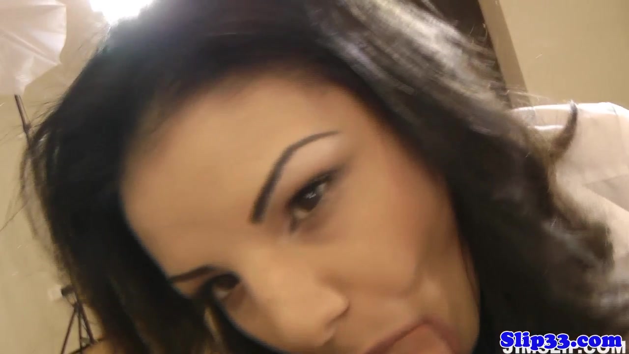 Eurobabe blows geriatric berfore riding cock