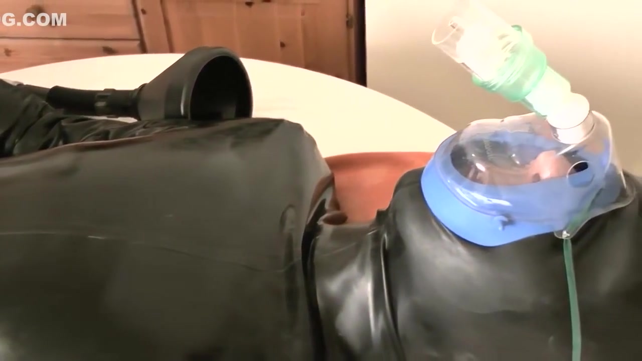 Two Women Fetish Latex Asslicking And Anal Mff