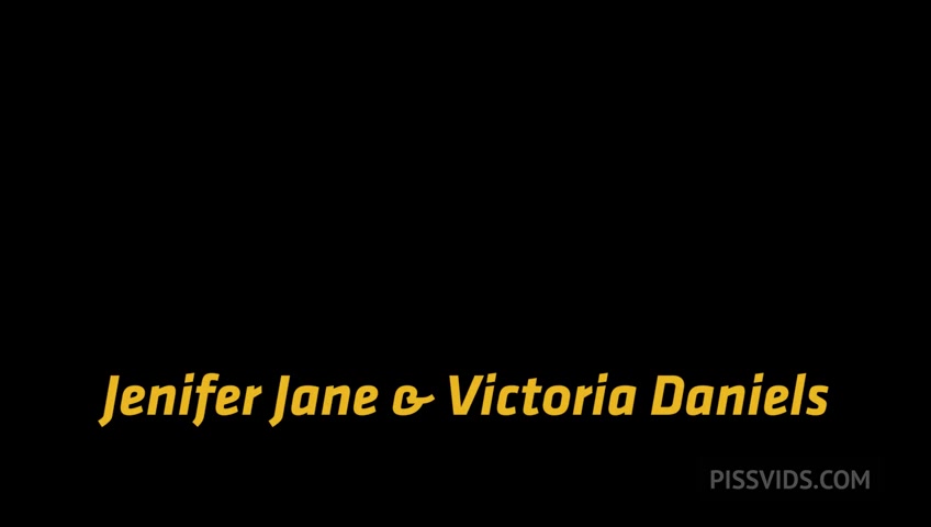 Sharing Showers with Victoria Daniels,Jenifer Jane by VIPissy - PissVids