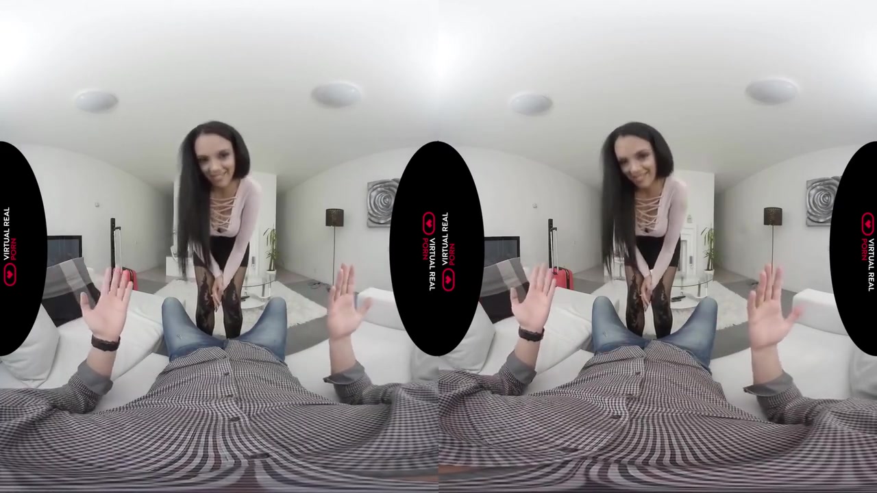 A Girl From Barcelona With Virtual Reality
