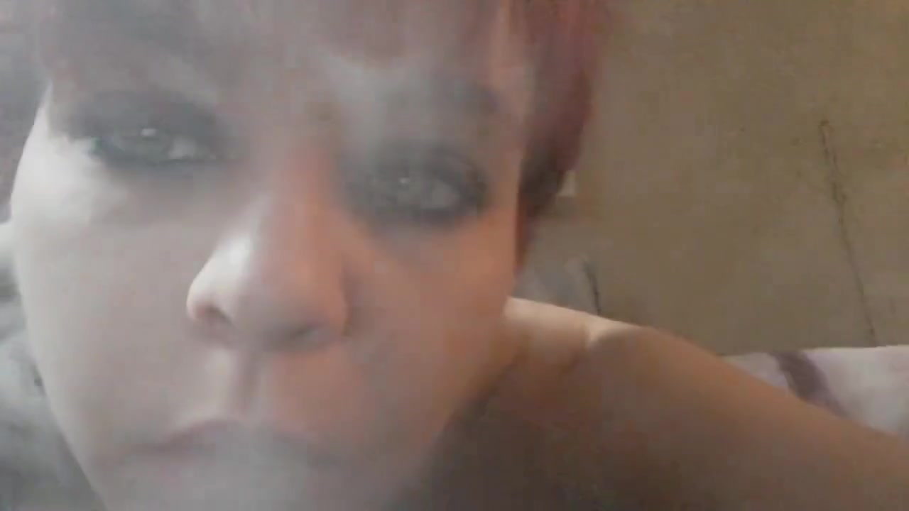 Sexy redhead vapes and plays with herself